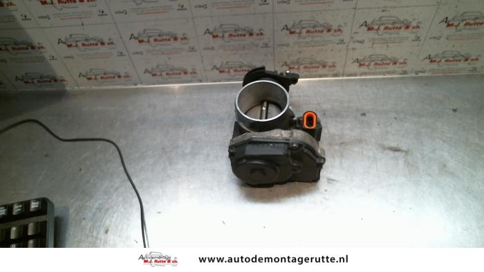 Gebruikte Gasklephuis Volkswagen Passat O122700