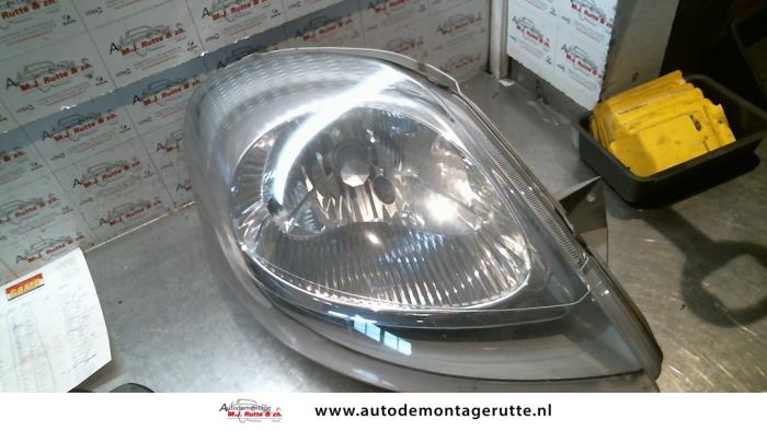 Gebruikte Rechter Koplamp Opel Vivaro O73486