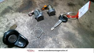 O92464 Gebruikte slot cilinder achter Daihatsu Charade
