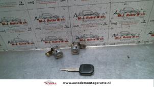 O81981 Gebruikte deurslot cilinder rechts Suzuki Baleno