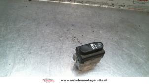 O77023 Gebruikte schakelaar Nissan Qashqai