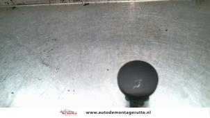 O77024 Gebruikte schakelaar Nissan Qashqai