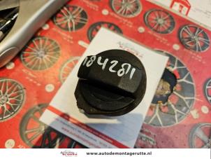 O98406 Gebruikte tankdop Mitsubishi Colt