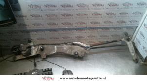 O119246 Gebruikte ruitenwismotor+mechaniek Toyota Prius