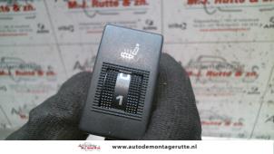 O106847 Gebruikte schakelaar stoelverwarming Audi A8