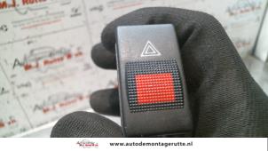 O103960 Gebruikte gevarenlicht schakelaar Audi A8