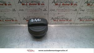 Gebruikte Tankdop Audi A8 (D2) 3.7 32V Prijs op aanvraag aangeboden door Autodemontage M.J. Rutte B.V.