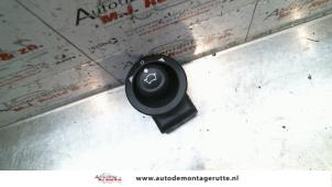 O105701 Gebruikte schakelaar spiegel Ford KA