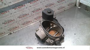 O122227 Gebruikte gasklephuis Audi A8
