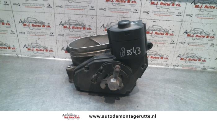 Gasklephuis van een Audi A8 (D2) 4.2 V8 32V Quattro 1997