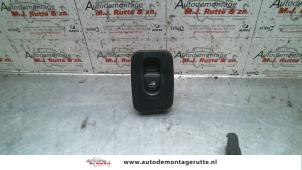 O107610 Gebruikte raam schakelaar elektrisch Lancia Y(Psilon)