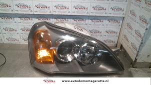 O74009 Gebruikte rechter koplamp Daewoo Evanda