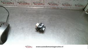 O108293 Gebruikte schakelaar elektrisch raam Toyota Avensis