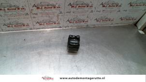 O106156 Gebruikte schakelaar spiegel Toyota Avensis