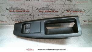 Gebruikte Combischakelaar ramen Volkswagen Polo IV (9N1/2/3) 1.4 16V Prijs op aanvraag aangeboden door Autodemontage M.J. Rutte B.V.