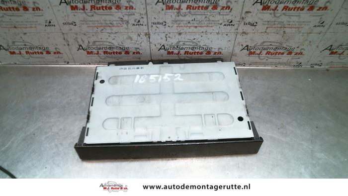 Gebruikte Bekerhouder Volkswagen Golf O110657