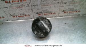 O101157 Gebruikte schakelaar licht Volkswagen Touran