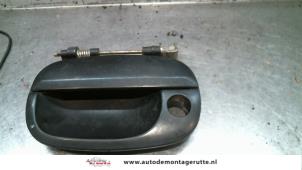 O79796 Gebruikte portiergreep 2deurs links Hyundai H200