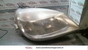 O73383 Gebruikte rechter koplamp Mercedes Vaneo