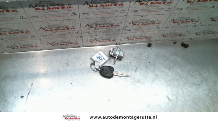 Gebruikte Cilinderslot Portier links Hyundai Excel O81527