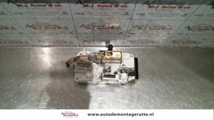 Gebruikte Portierslot Mechaniek 4Deurs links-voor Fiat Ulysse (179) 2.0 16V Prijs op aanvraag aangeboden door Autodemontage M.J. Rutte B.V.