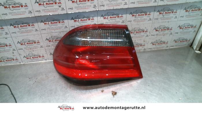 Gebruikte Achterlicht links Mercedes E-Klasse O92731
