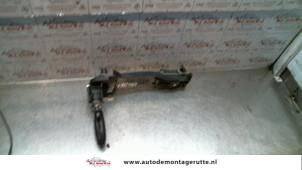 Gebruikte Cilinderslot Portier links Peugeot 807 2.0 16V Prijs op aanvraag aangeboden door Autodemontage M.J. Rutte B.V.