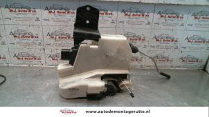O82958 Gebruikte slotmechaniek portier 4deurs links-voor Volkswagen Passat
