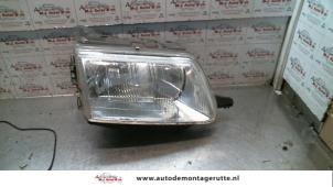 O74079 Gebruikte rechter koplamp Citroen Saxo