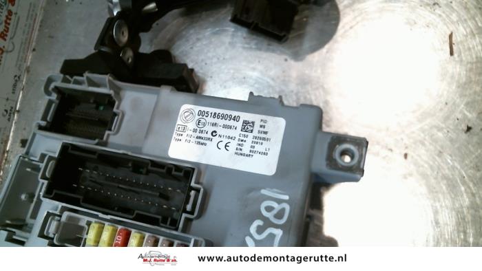 Slotenset Cilinder (compleet) van een Fiat Punto Evo (199) 1.3 JTD Multijet 85 16V Euro 5 2010