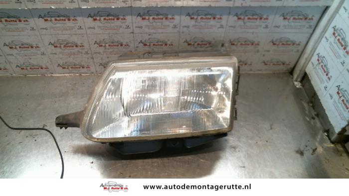 Gebruikte Linker Koplamp Citroen Saxo O72602