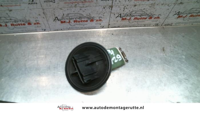 Kachel Weerstand van een Seat Ibiza III (6L1) 1.4 16V 75 2003