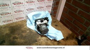 O114778 Gebruikte abs pomp Opel Meriva