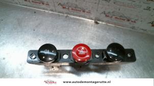 O104390 Gebruikte paniekverlichtings schakelaar Daewoo Kalos