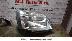 O74183 Gebruikte koplamp rechts Peugeot Partner