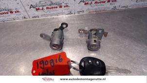 Gebruikte Portierslot Cilinder links Chevrolet Kalos (SF69) 1.4 Prijs op aanvraag aangeboden door Autodemontage M.J. Rutte B.V.
