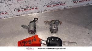 O81924 Gebruikte portierslot cilinder rechts Daewoo Kalos
