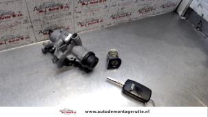 Gebruikte Portierslot Cilinder links Audi A4 Avant Quattro (B6) 3.0 V6 30V Prijs op aanvraag aangeboden door Autodemontage M.J. Rutte B.V.