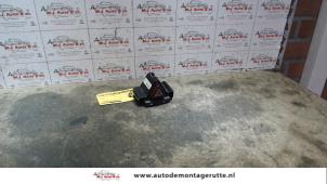 O104098 Gebruikte alarmlicht schakelaar Opel Corsa