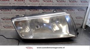 O73934 Gebruikte rechter koplamp Skoda Fabia