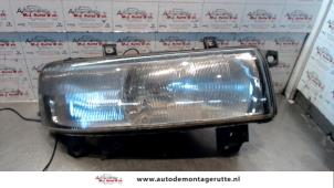 O74196 Gebruikte rechter koplamp Renault Master