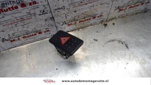 O104354 Gebruikte paniekverlichtings schakelaar Kia Carens