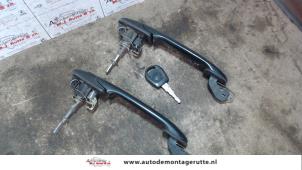 O79695 Gebruikte portiergreep 2deurs links Volkswagen Polo