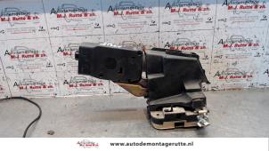 O83448 Gebruikte portierslot mechaniek 4deurs links-achter Mitsubishi Space Star