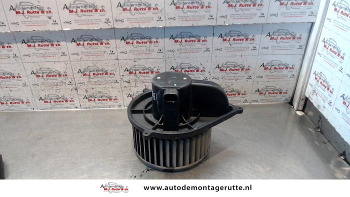 Blower van een Peugeot Boxer (230L) 2.5D 320M 12V 2000