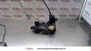 O83563 Gebruikte slotmechaniek portier 4deurs rechts-voor Opel Astra