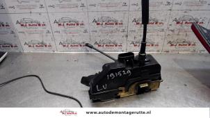O83147 Gebruikte slotmechaniek portier 4deurs links-voor Renault Laguna