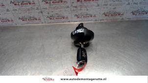 O98352 Gebruikte tankdop Peugeot 307