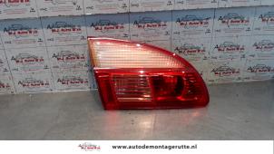 O94211 Gebruikte achterlicht links Toyota Avensis