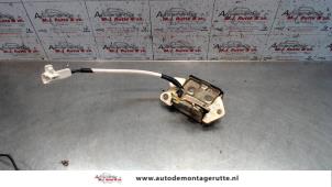 O92025 Gebruikte slotmechaniek achterklep Toyota Avensis